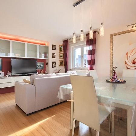 Tomisha Apartment Pjescana Uvala Ngoại thất bức ảnh