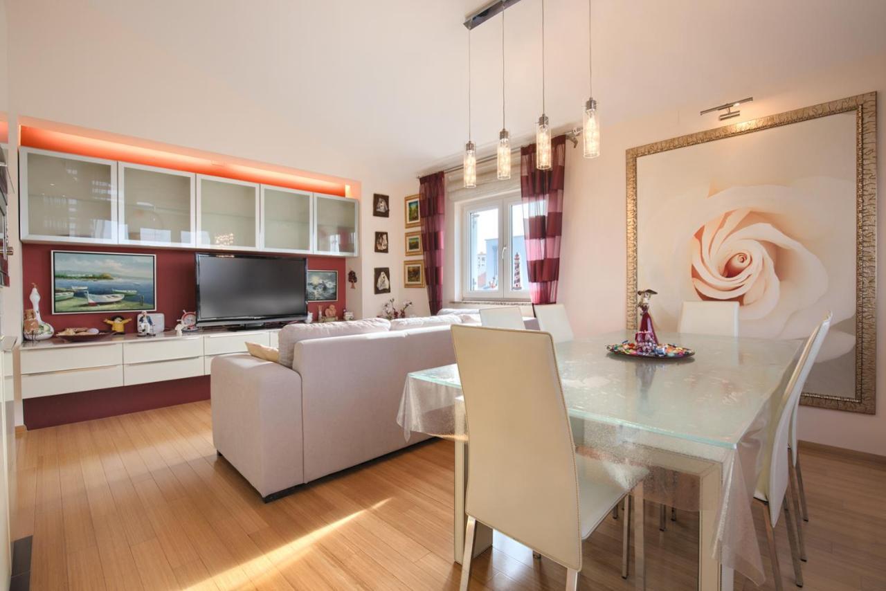 Tomisha Apartment Pjescana Uvala Ngoại thất bức ảnh