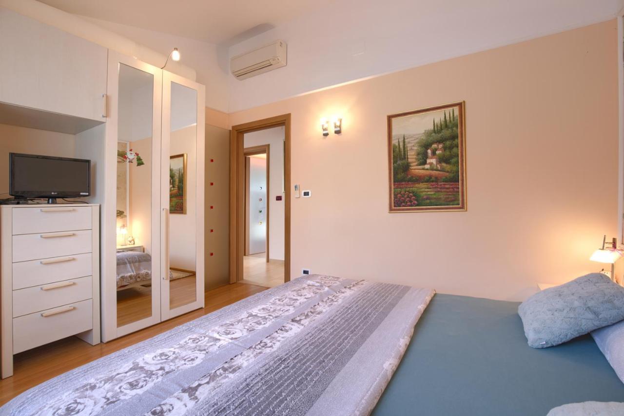 Tomisha Apartment Pjescana Uvala Ngoại thất bức ảnh