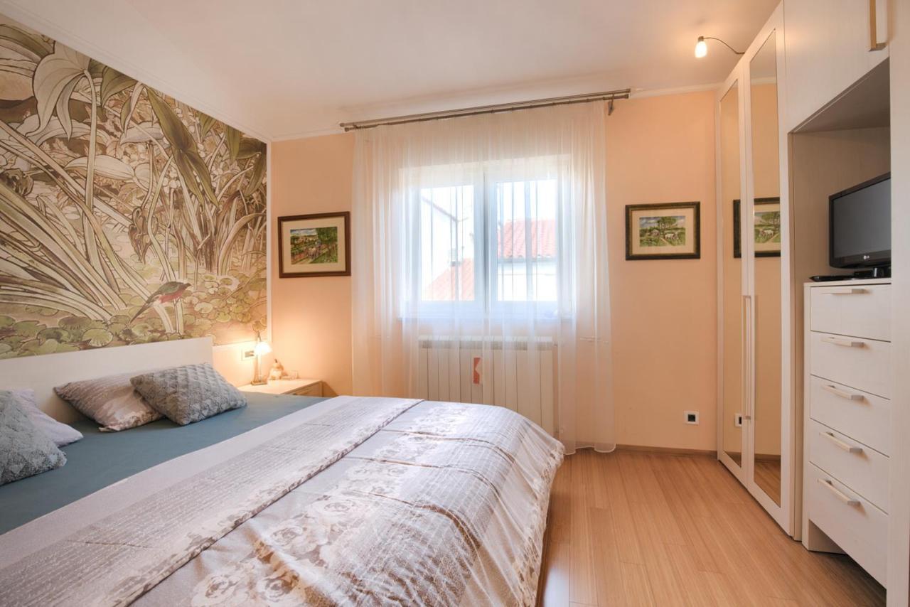 Tomisha Apartment Pjescana Uvala Ngoại thất bức ảnh