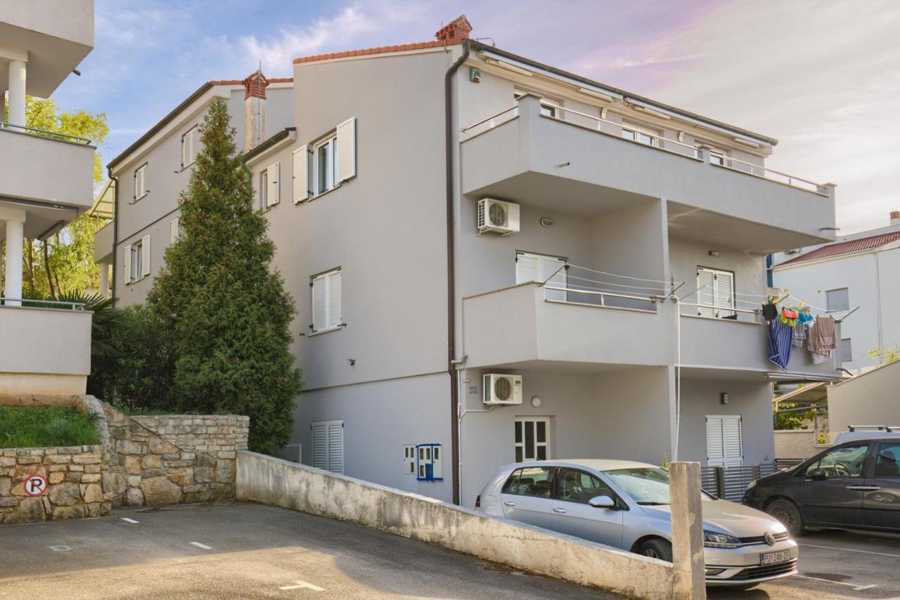 Tomisha Apartment Pjescana Uvala Ngoại thất bức ảnh