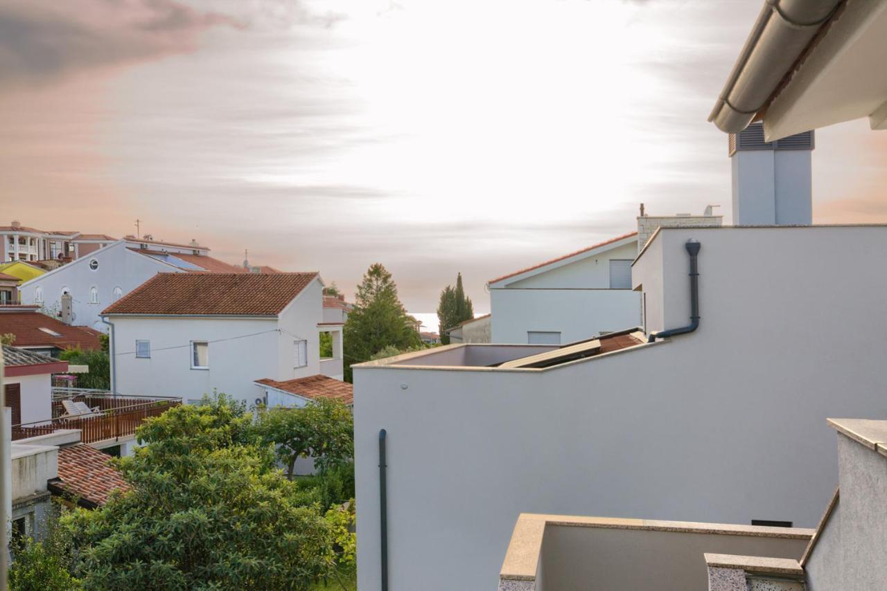 Tomisha Apartment Pjescana Uvala Ngoại thất bức ảnh