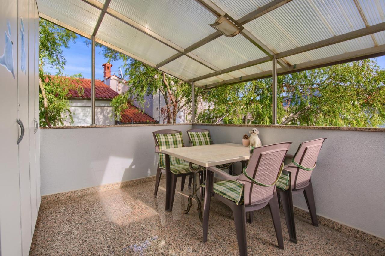 Tomisha Apartment Pjescana Uvala Ngoại thất bức ảnh